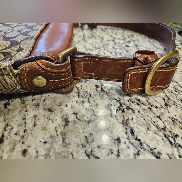 Vintage Coach Brown and Tan Signature Shoulder Bag - Picture 7 of 11